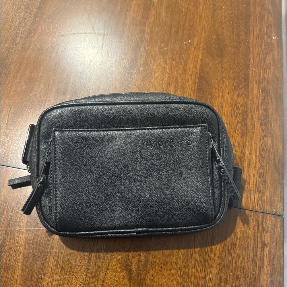 Ayla & co Black sling bag
